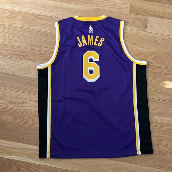 Lebron lakers jersey - Picture 2 of 3